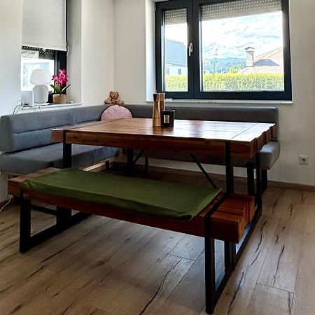 Schoene Wohnung Mit Terrasse Und Parkplatz フェルデン・アム・ヴェルターゼー エクステリア 写真