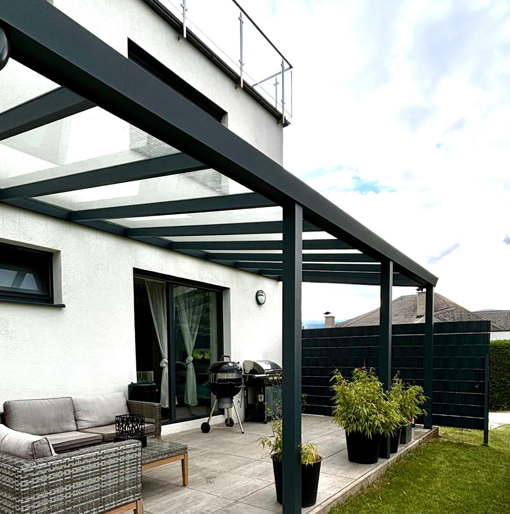 Schoene Wohnung Mit Terrasse Und Parkplatz フェルデン・アム・ヴェルターゼー エクステリア 写真