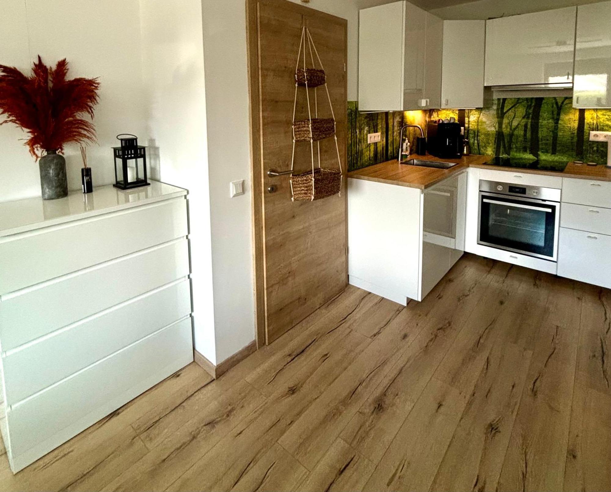 Schoene Wohnung Mit Terrasse Und Parkplatz フェルデン・アム・ヴェルターゼー エクステリア 写真