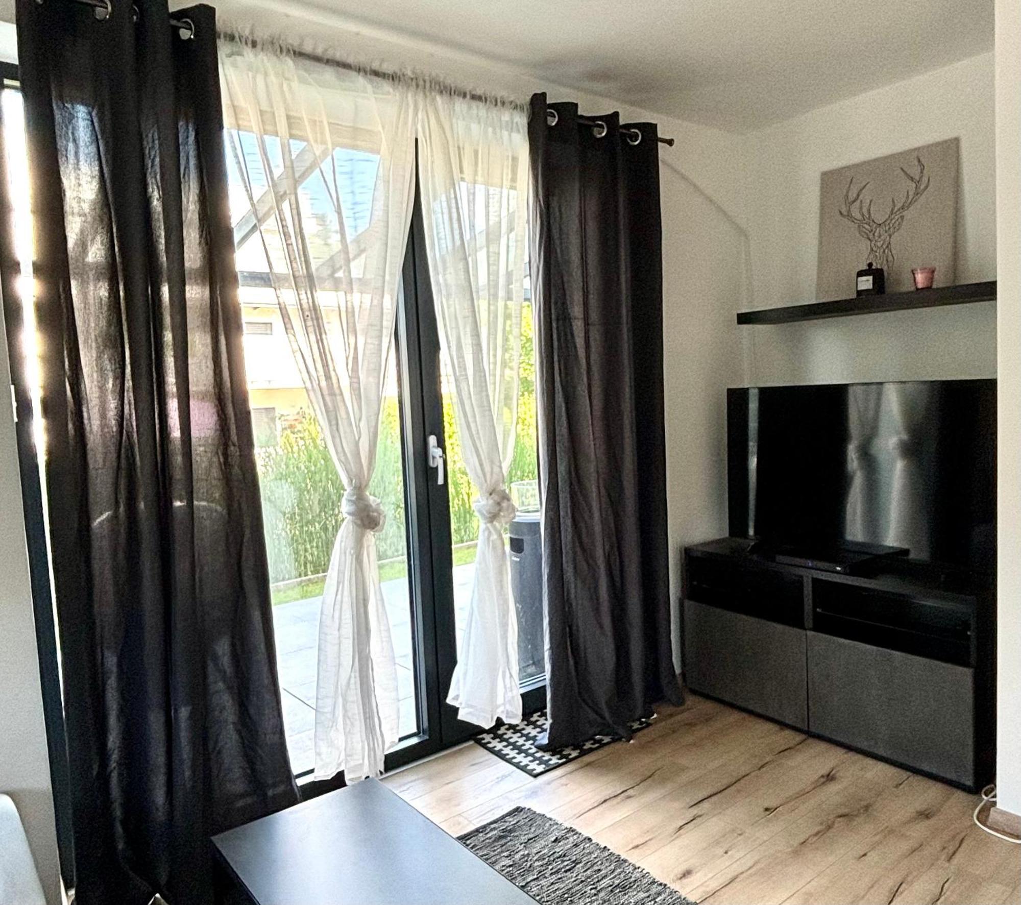 Schoene Wohnung Mit Terrasse Und Parkplatz フェルデン・アム・ヴェルターゼー エクステリア 写真